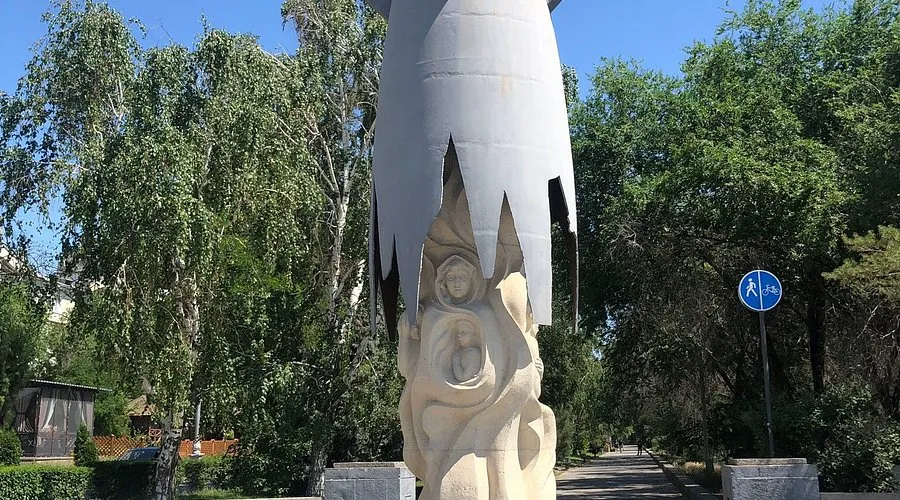 Памятник мирным жителям Сталинграда